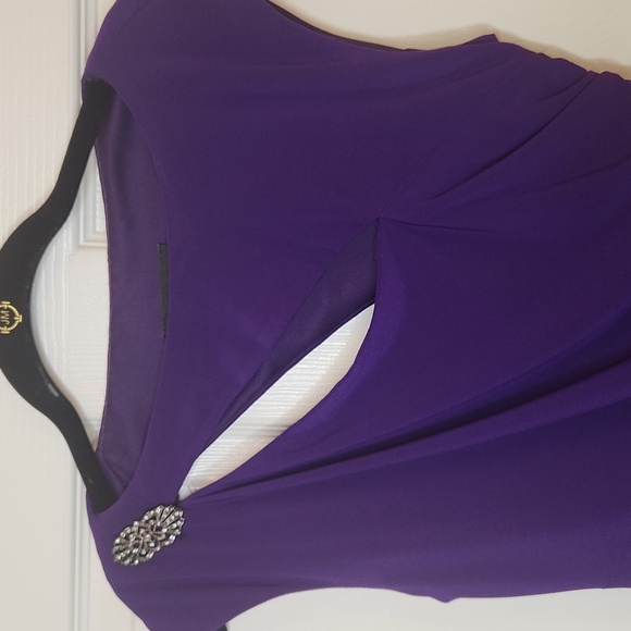 NWOT R&M Richards Women's Plum Purple Sleeveless Cut Out Ruched Dress Size 4P - Picture 2 of 13